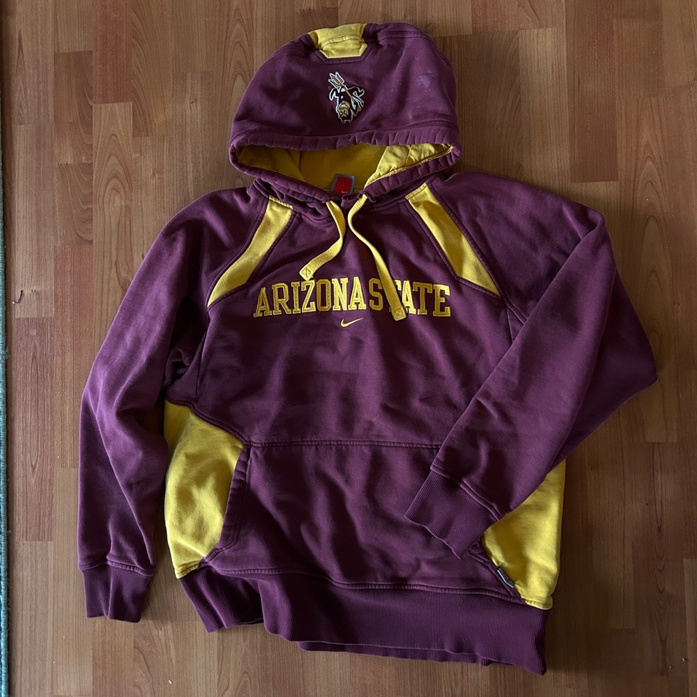 Y2K Nike Sweatshirt